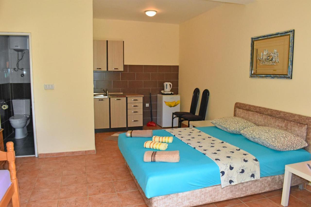 Riverside Apartments Chiara Ulcinj Ngoại thất bức ảnh