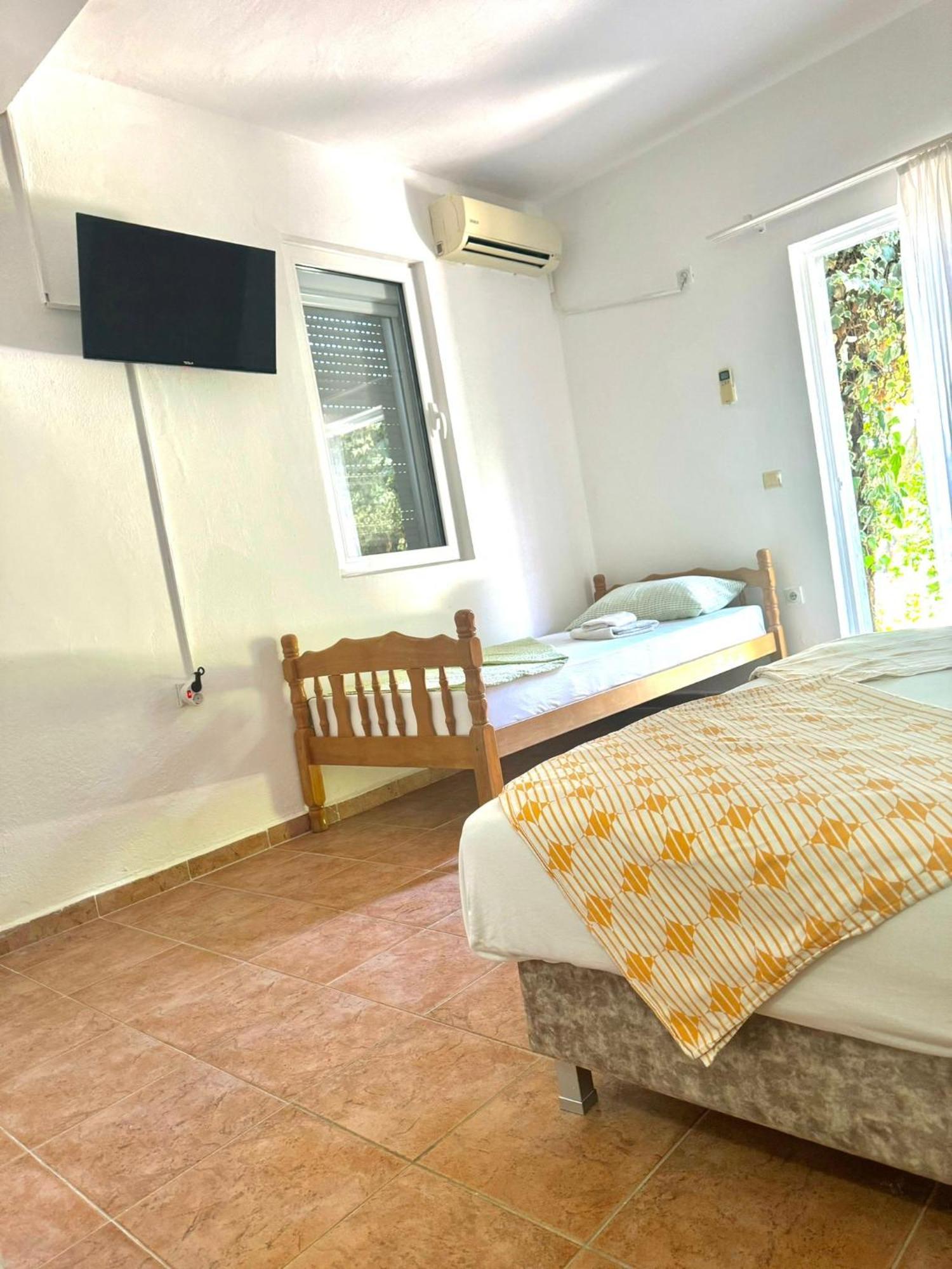 Riverside Apartments Chiara Ulcinj Ngoại thất bức ảnh